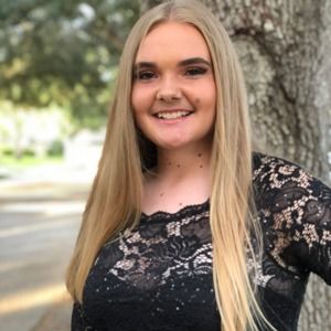 Meet your Posher, Alyssa